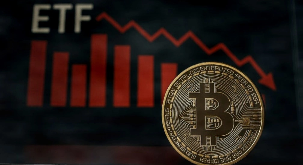 比特币ETF周中突现2.28亿美元资金外流，市场进入震荡期