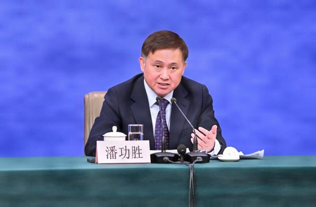 中国推进50倍区块链加速芯片，AI挖矿与亚洲监管动态全解析插图2