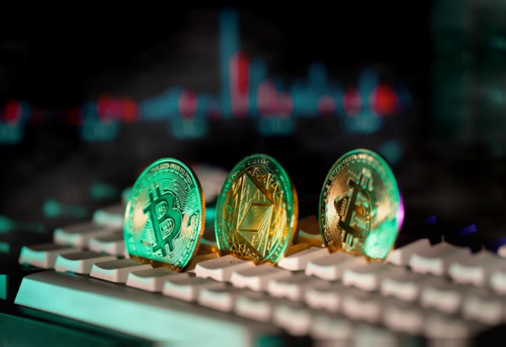 BlockDAG上市创纪录，市场maker预测300%涨幅，是否真为当下最佳加密资产？插图